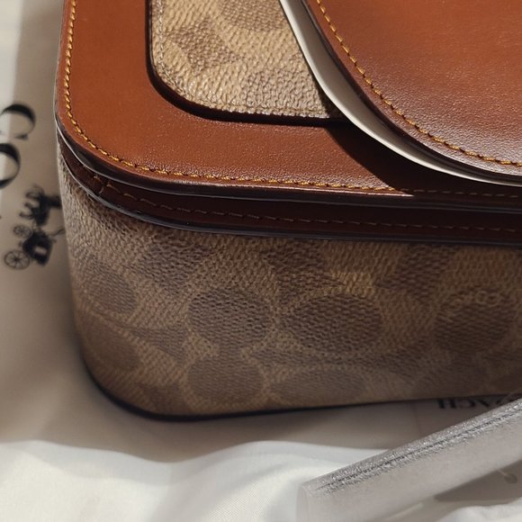 NWT Coach Madison shoulder  bag in regular size tan rust and signature canevas - Picture 11 of 16